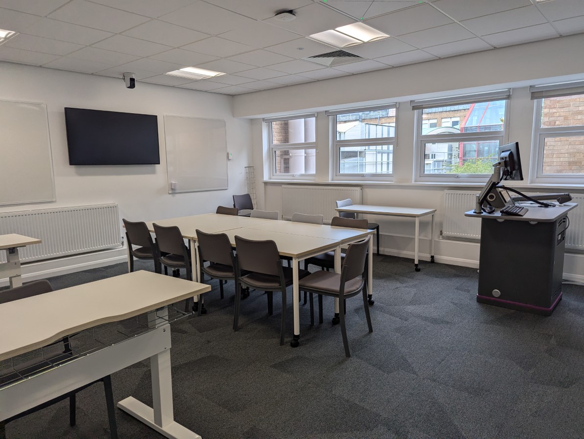 CB-1017 - Teaching Room