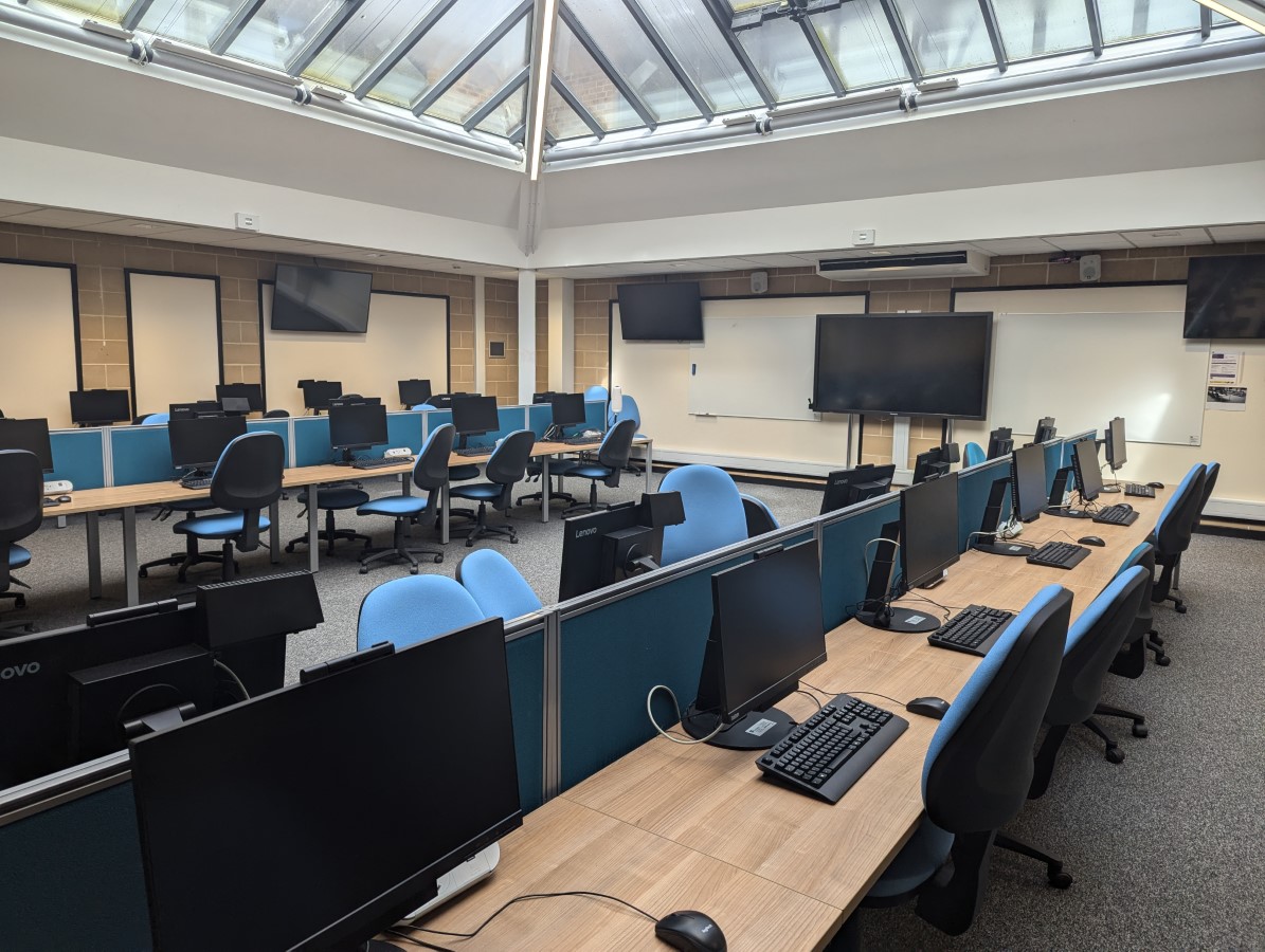 RH-0003 - Computer Room