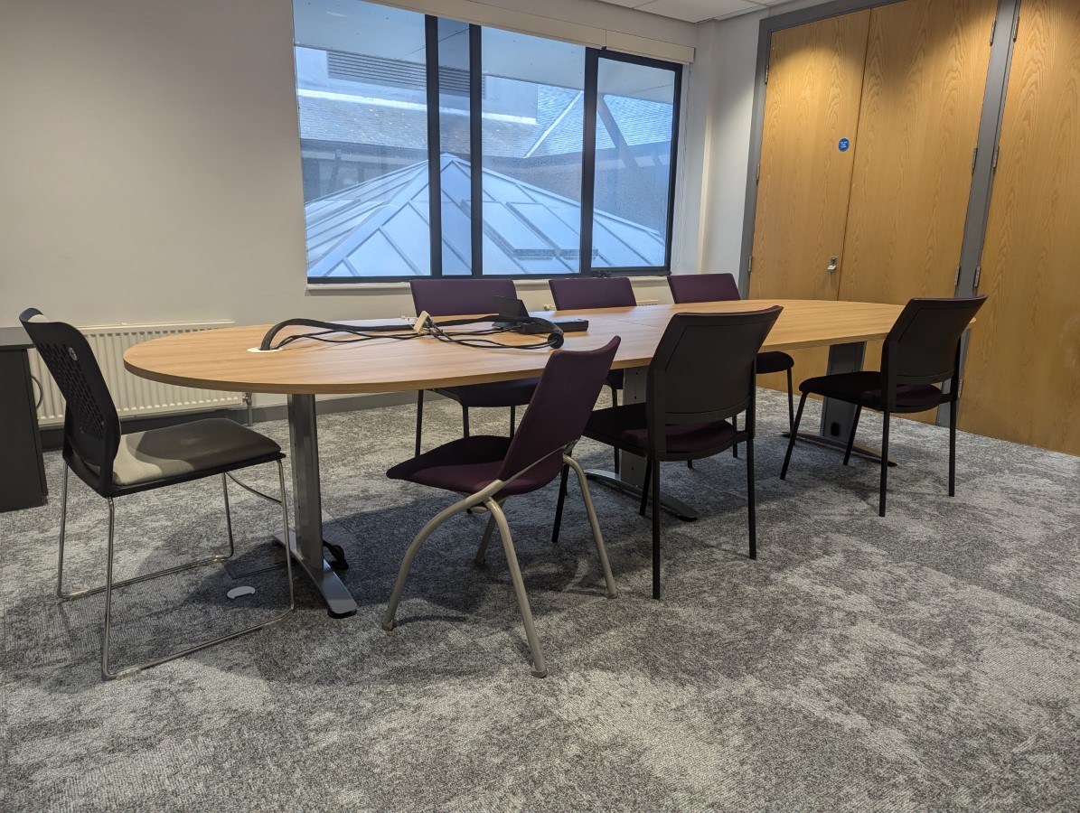 RH-1001 - Meeting Room