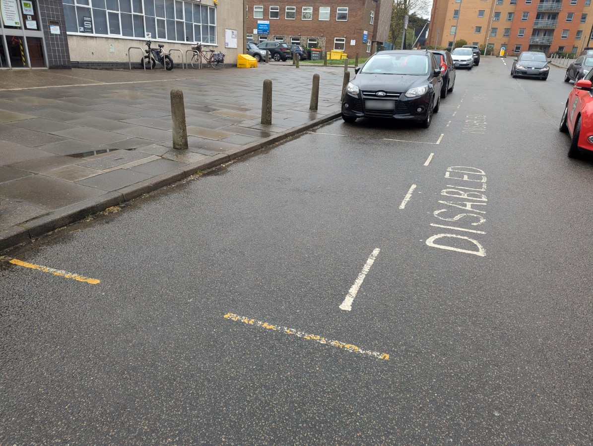 Route from Southgate Road On Street Blue Badge Parking to Danestrete Health Centre Main Entrance