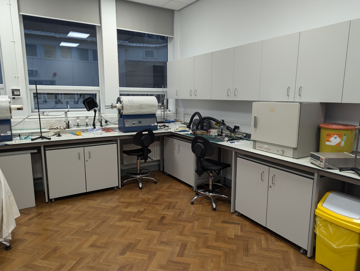 PH203 L - Level 3 Teaching Laboratory - Condensed Matter Physics